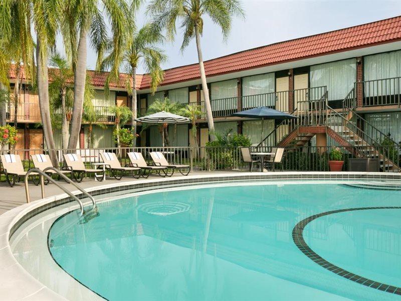 Days Inn By Wyndham Clearwater/Central Eksteriør bilde