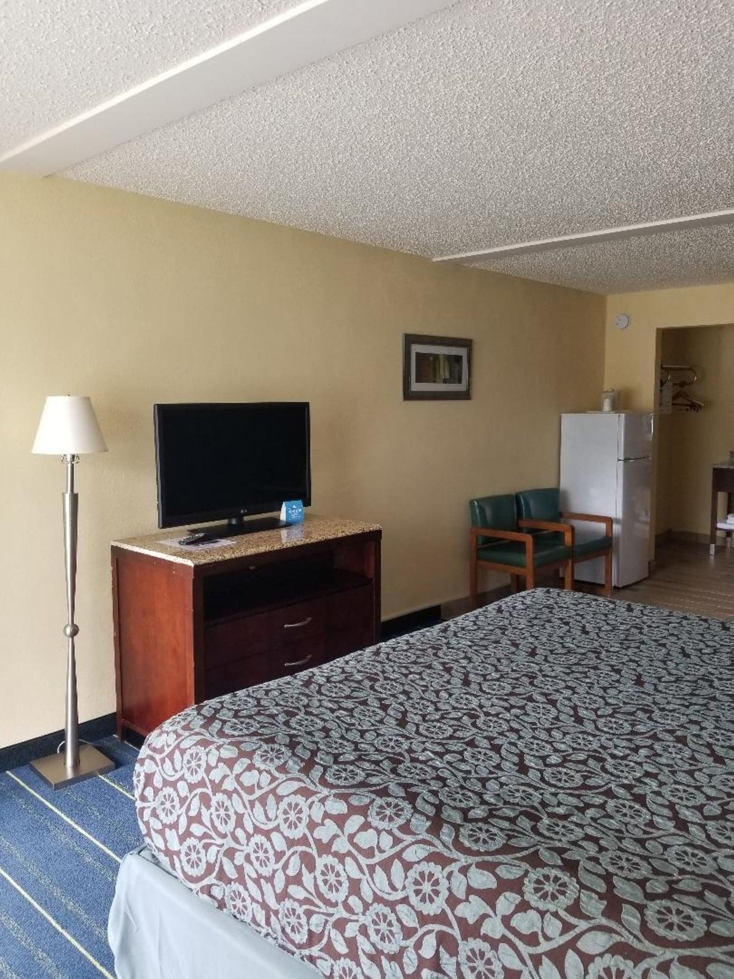 Days Inn By Wyndham Clearwater/Central Eksteriør bilde