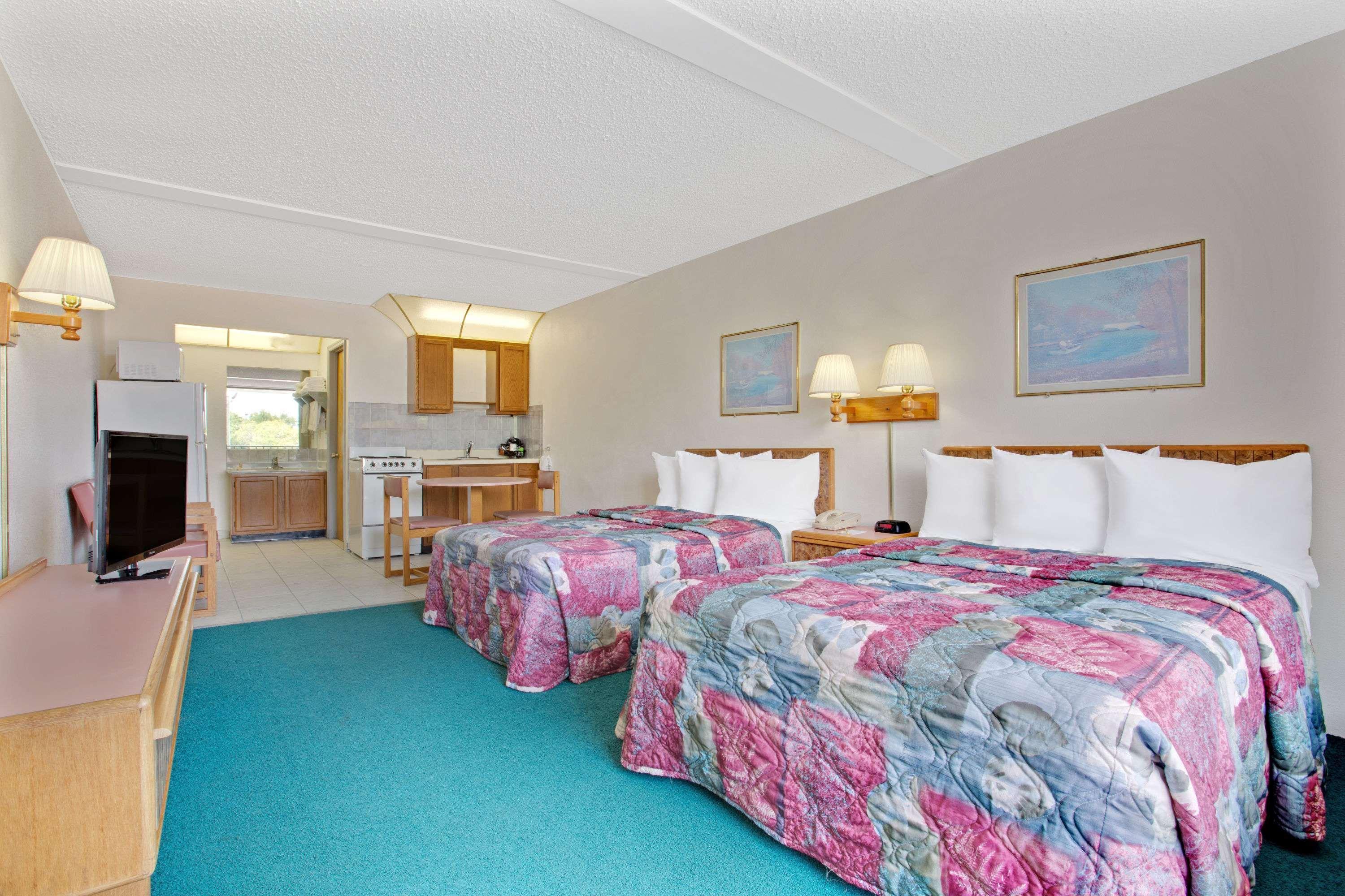 Days Inn By Wyndham Clearwater/Central Eksteriør bilde