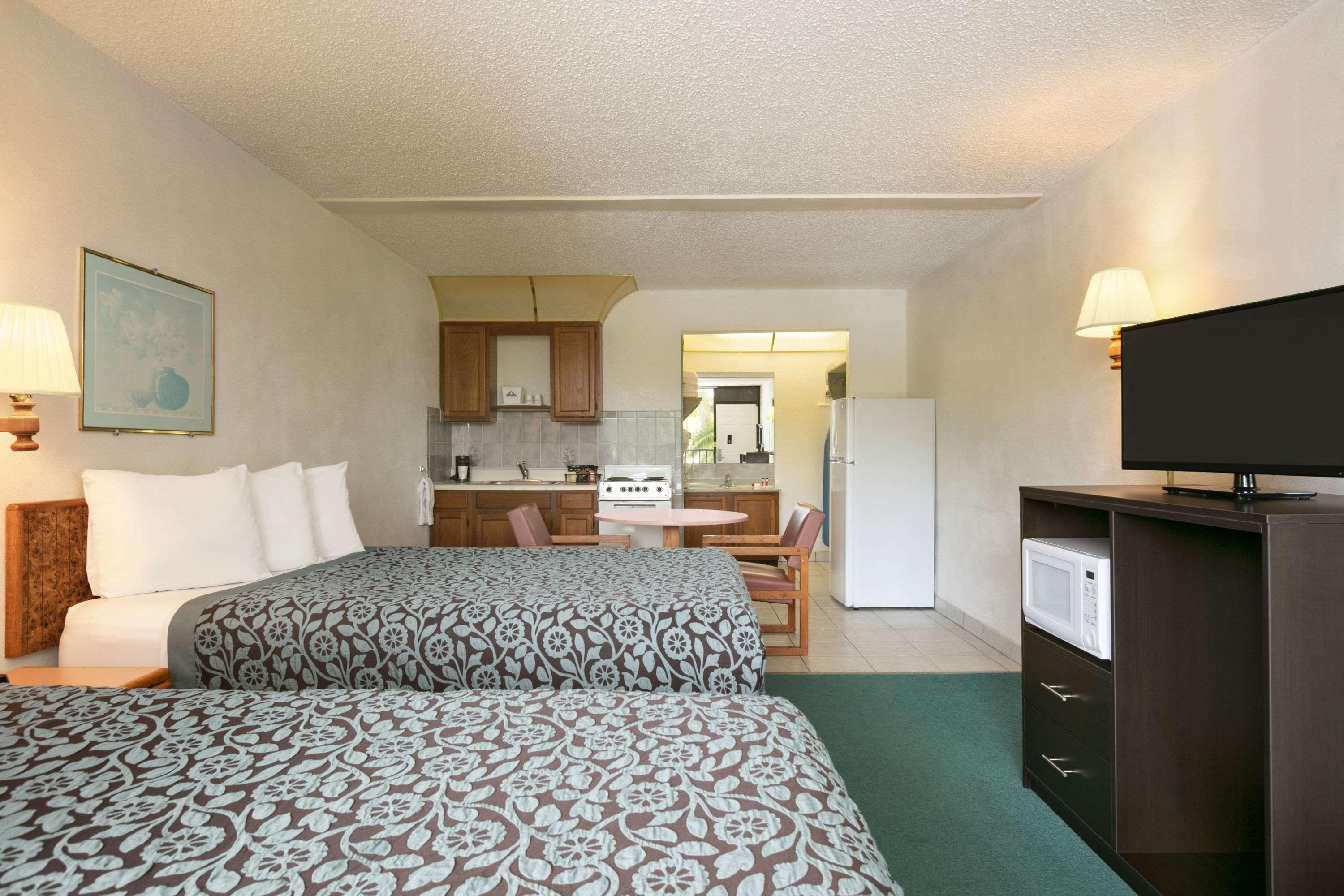 Days Inn By Wyndham Clearwater/Central Eksteriør bilde