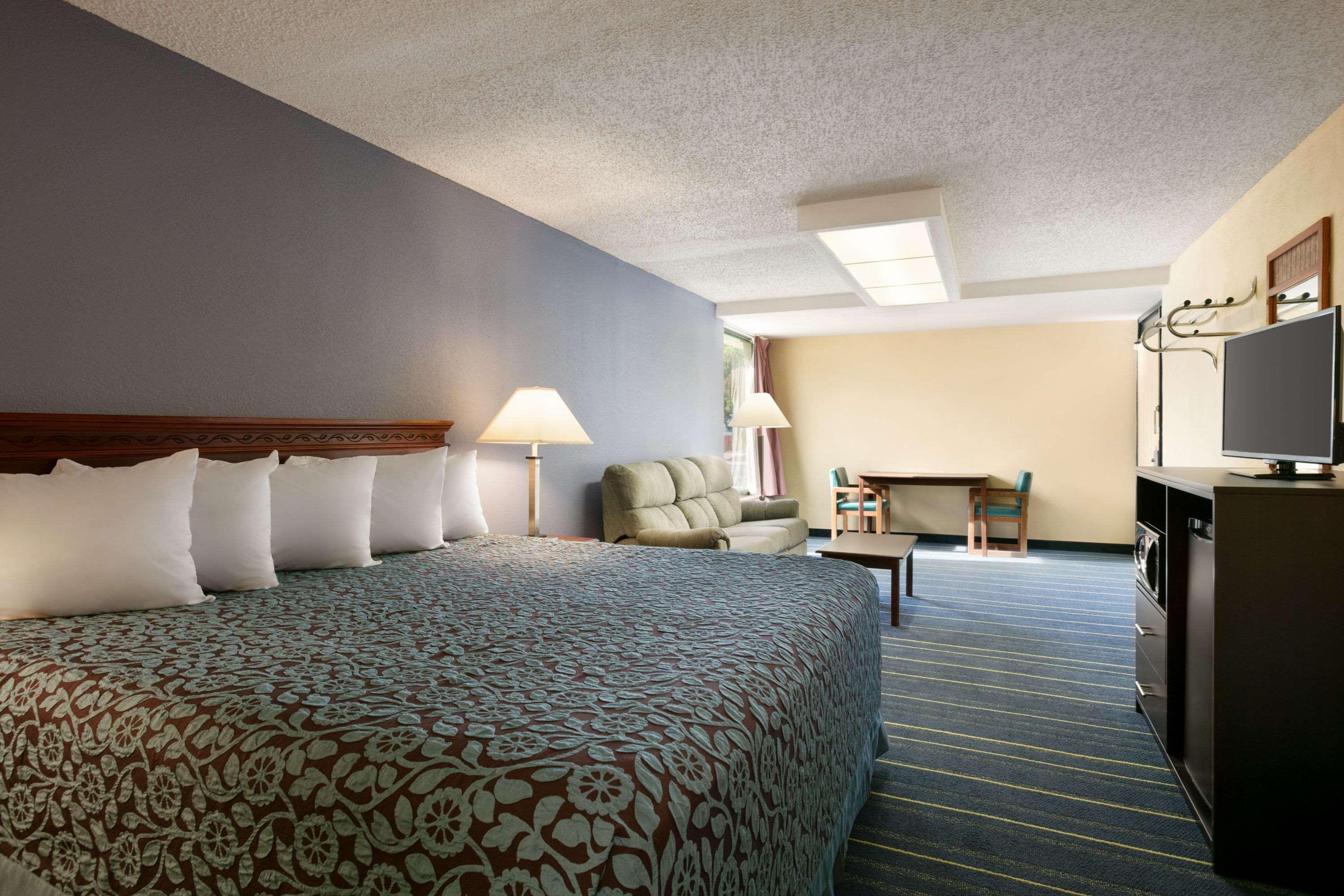 Days Inn By Wyndham Clearwater/Central Eksteriør bilde