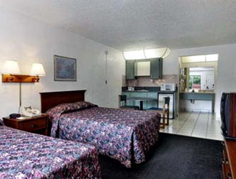 Days Inn By Wyndham Clearwater/Central Eksteriør bilde