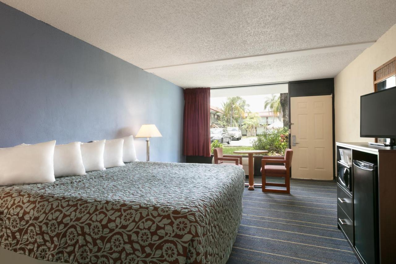 Days Inn By Wyndham Clearwater/Central Eksteriør bilde